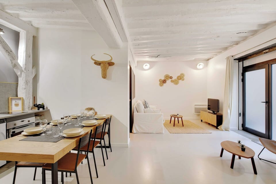 Apartment | Dining