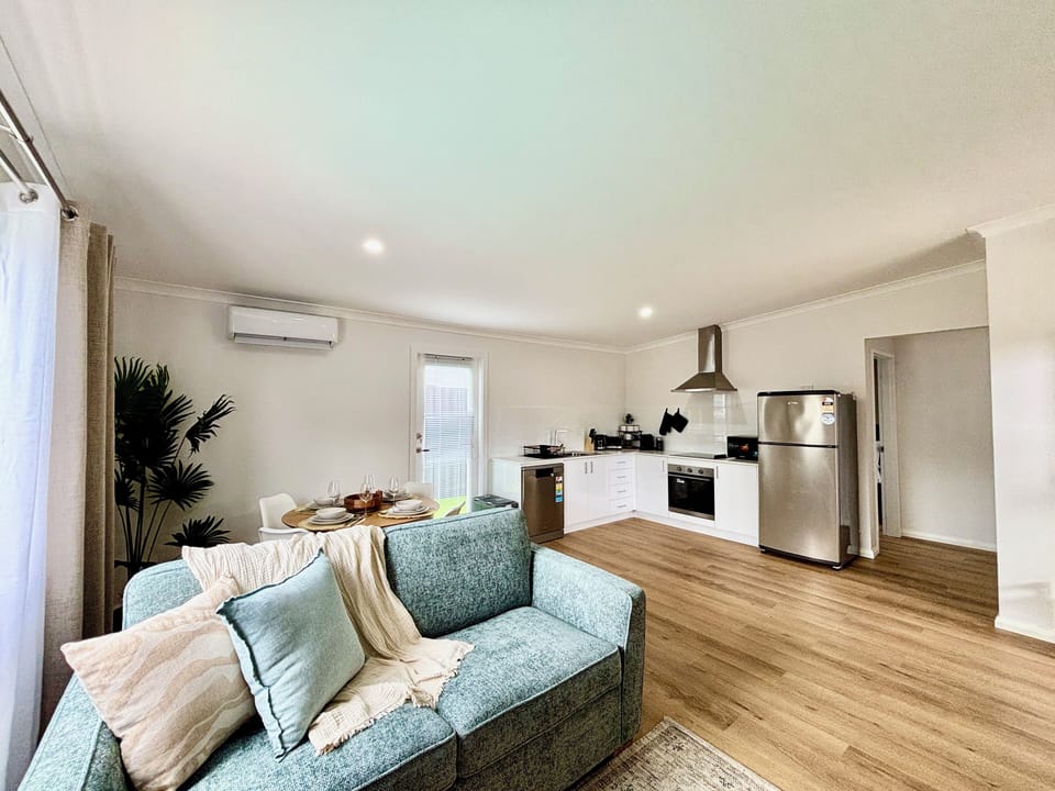 Excellent open concept villa. 