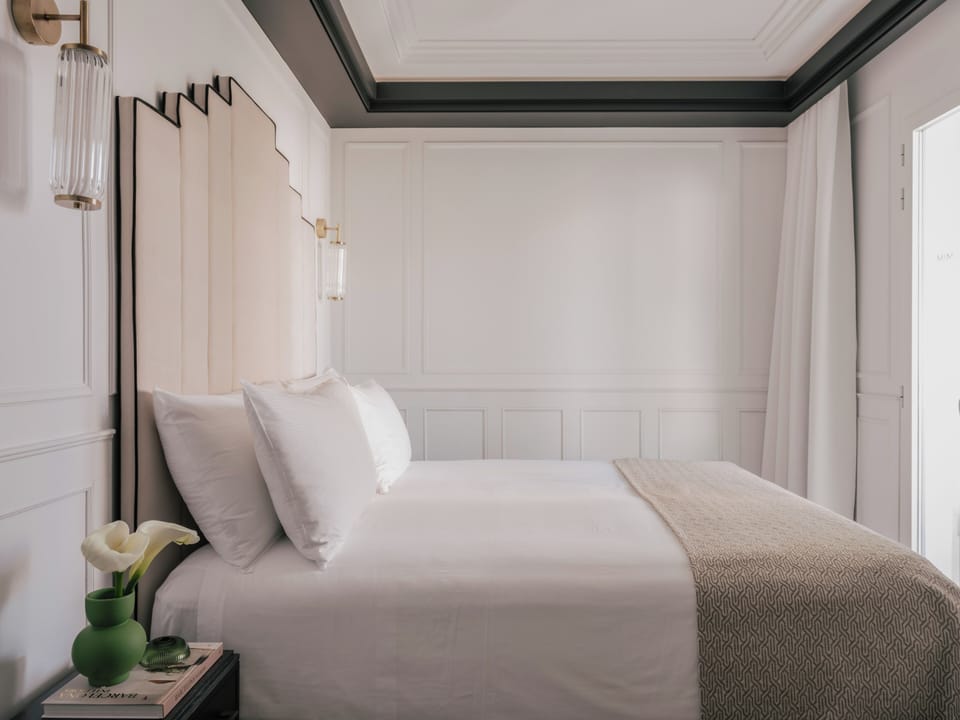Superior Room, Terrace | Minibar, WiFi (free), bed sheets