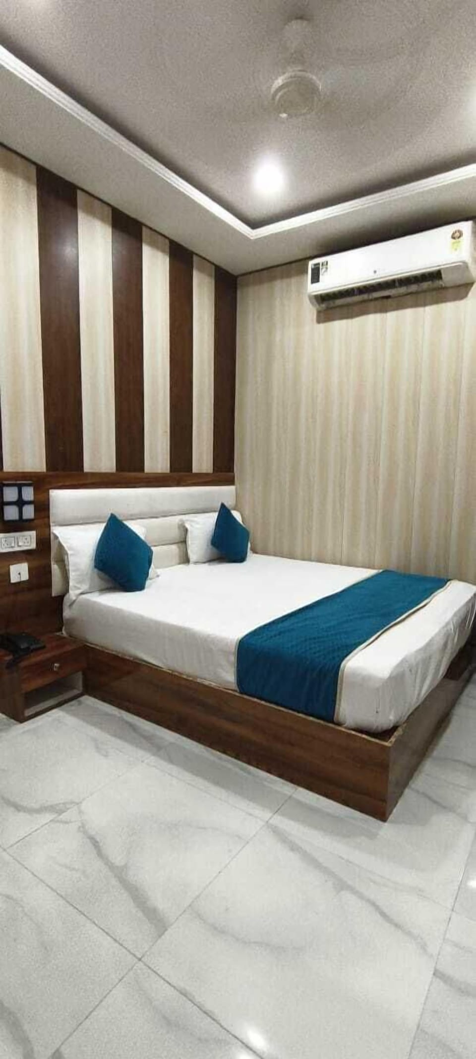 Luxury Triple Room | Desk, free WiFi