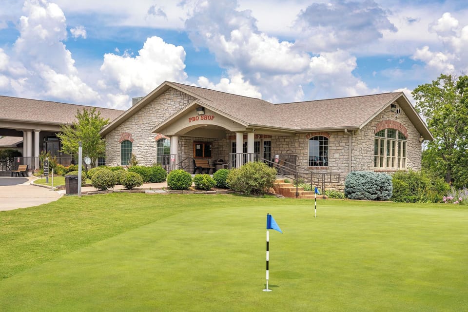 Pointe Royale Clubhouse is just a short walk up from the condo for Golf & Grill