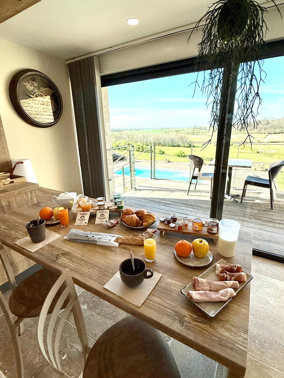 Daily continental breakfast for a fee