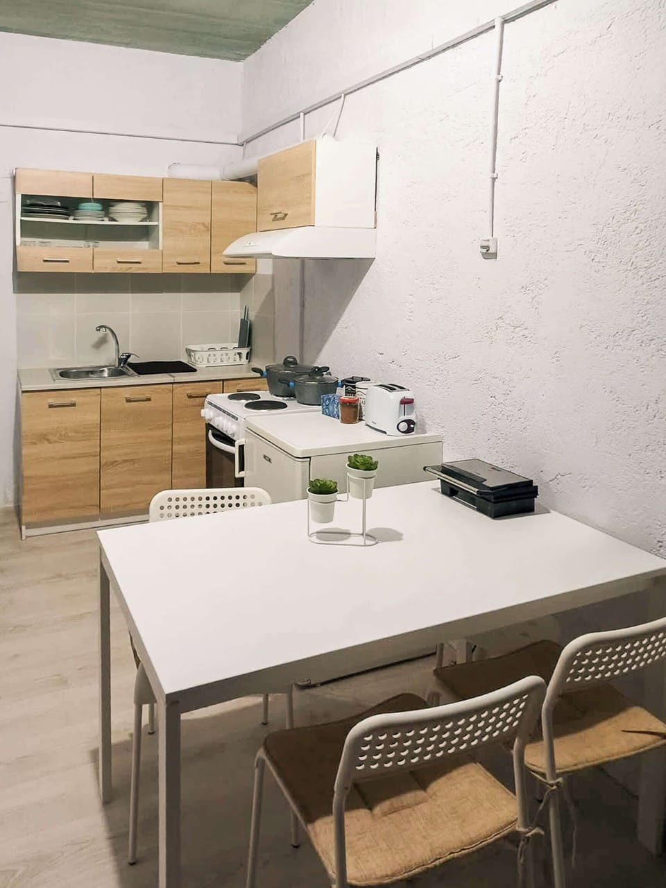 Discover the kitchen area, the perfect space to prepare your meals 