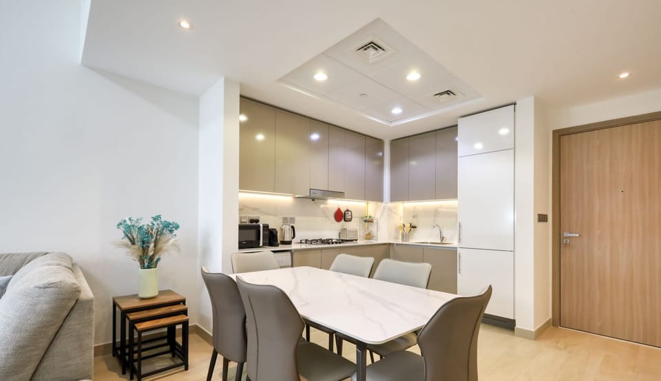 Comfort Apartment, City View | In-room dining