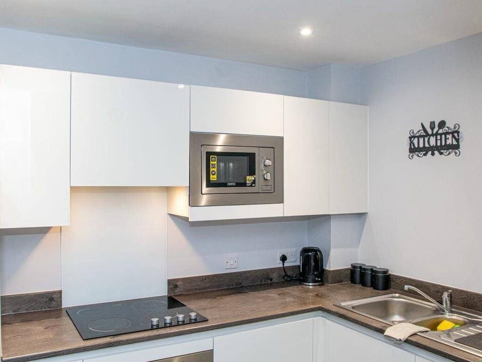Apartment | Private kitchen | Fridge, microwave, oven, stovetop