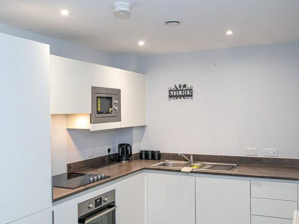 Apartment | Private kitchen | Fridge, microwave, oven, stovetop