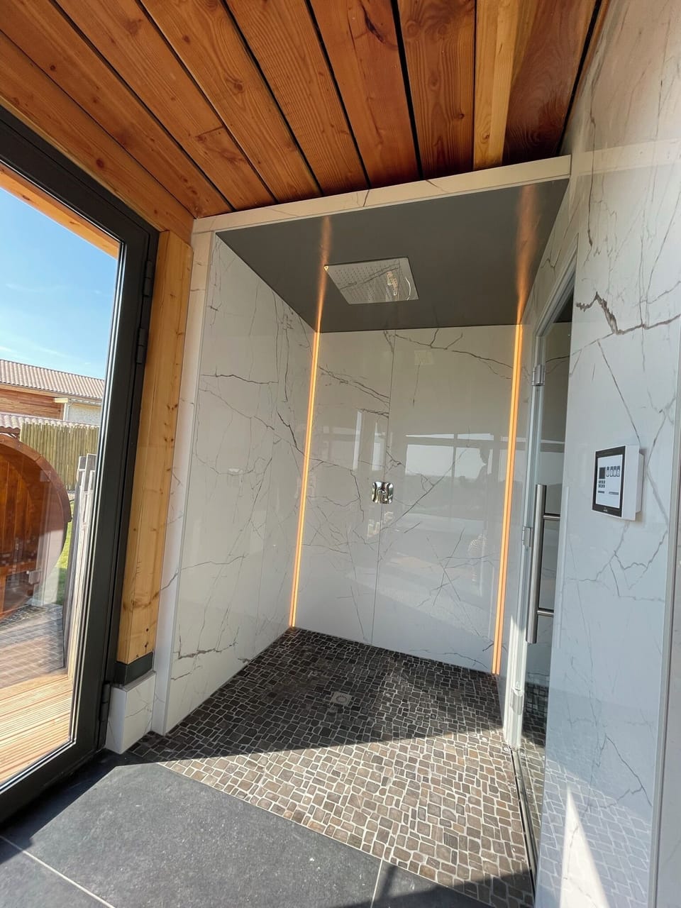 Sauna, hot tub, steam room, massages