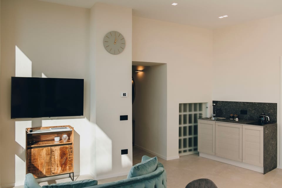 Suite 8 (8)