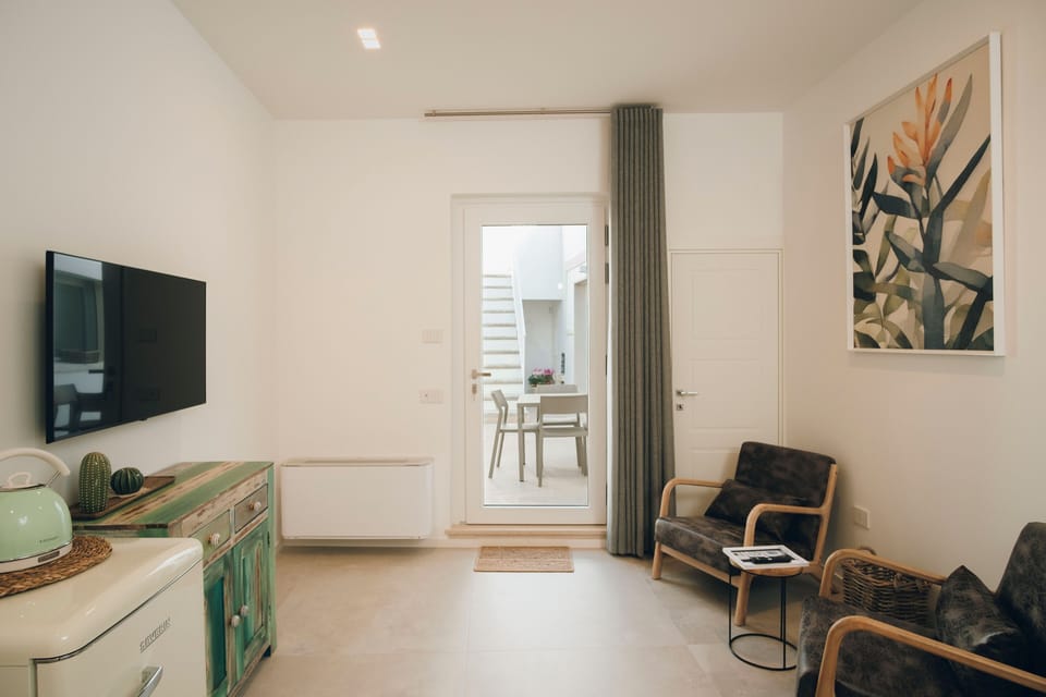 Suite 13 B (5)