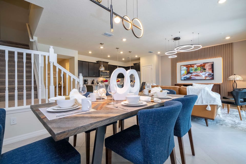 House | 5 bedrooms, desk, Internet