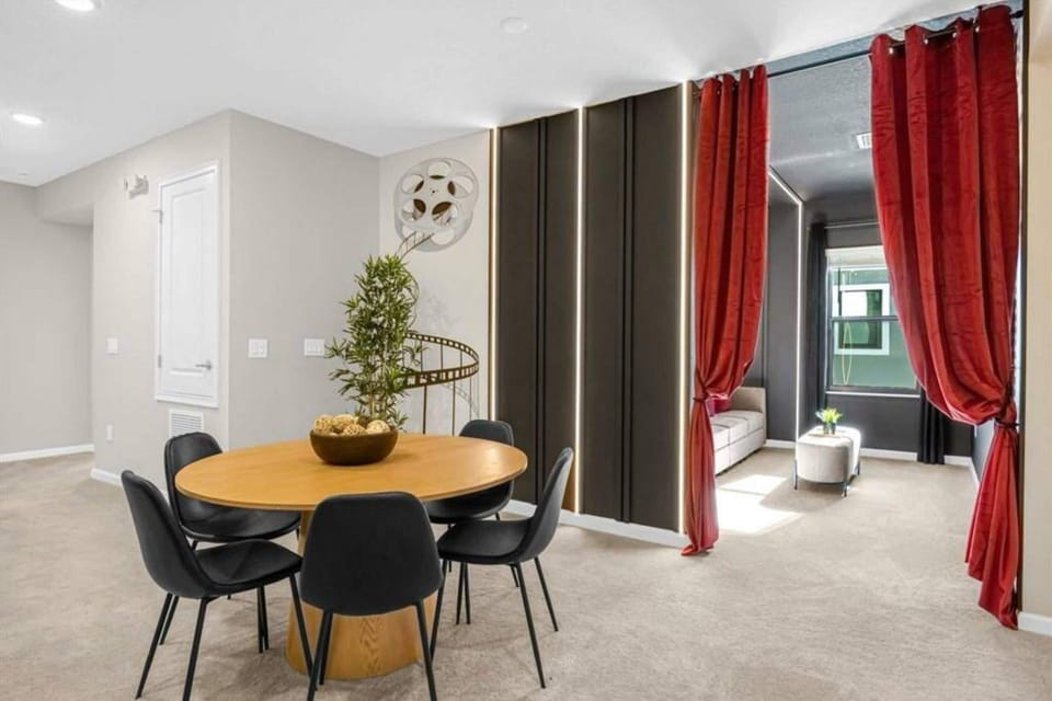 House | 12 bedrooms