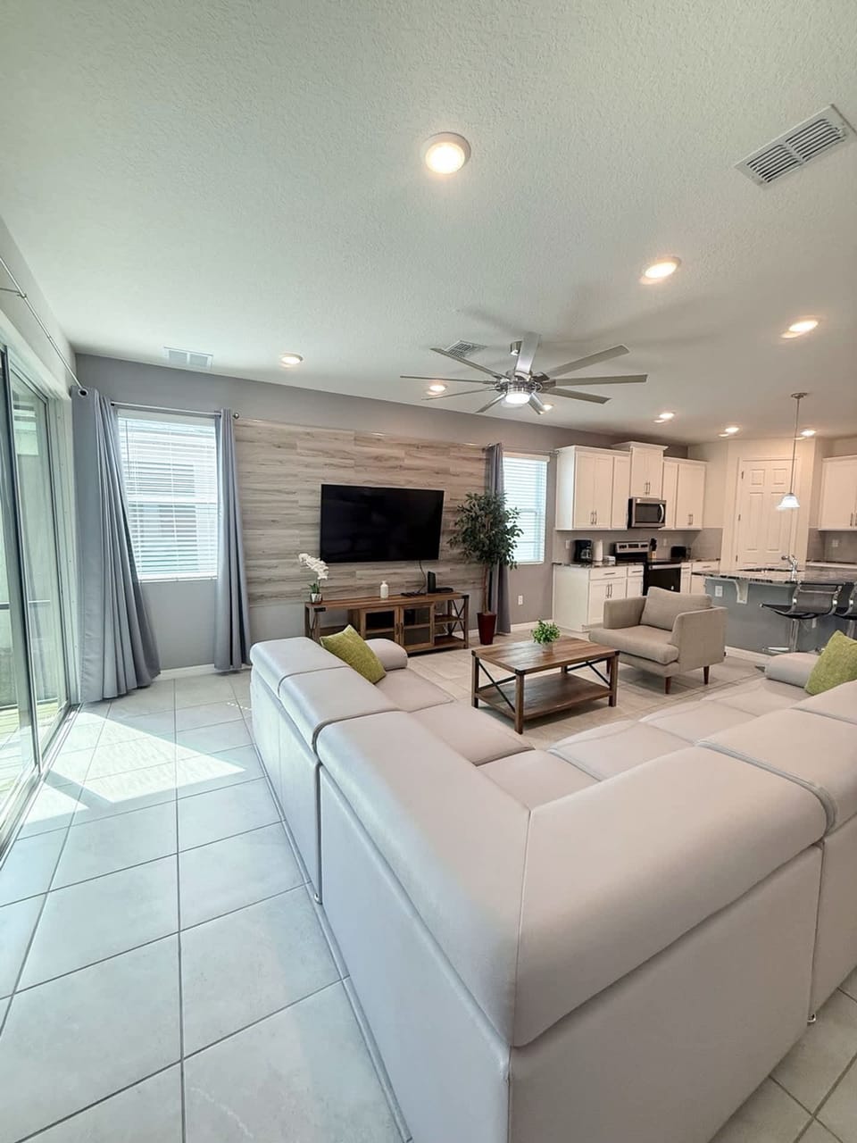 7 bedrooms, high-speed internet