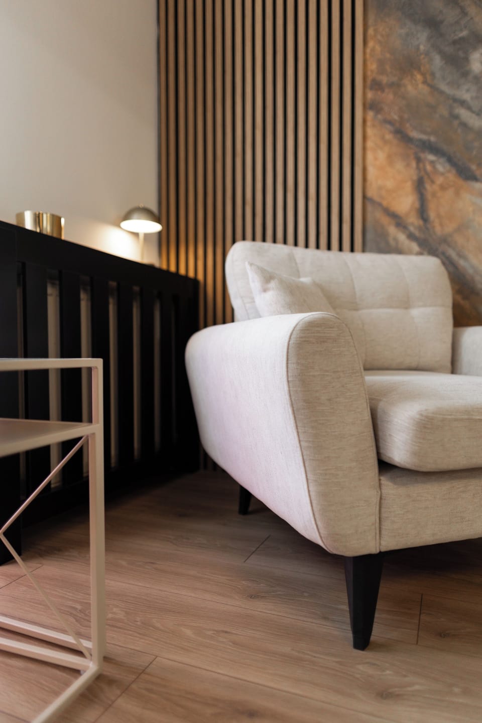 Comfort Apartment | Living area | Flat-screen TV