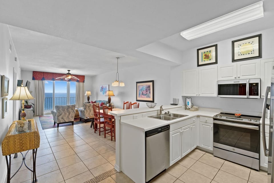 Condo, 1 King Bed with Sofa bed (Windemere 1206) | Private kitchen | Oven, toaster, paper towels