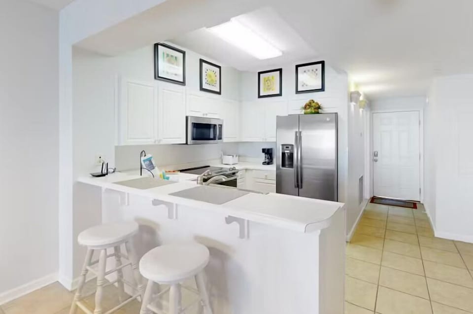 Condo, 1 King Bed with Sofa bed (Windemere 1206) | Private kitchen | Oven, toaster, paper towels