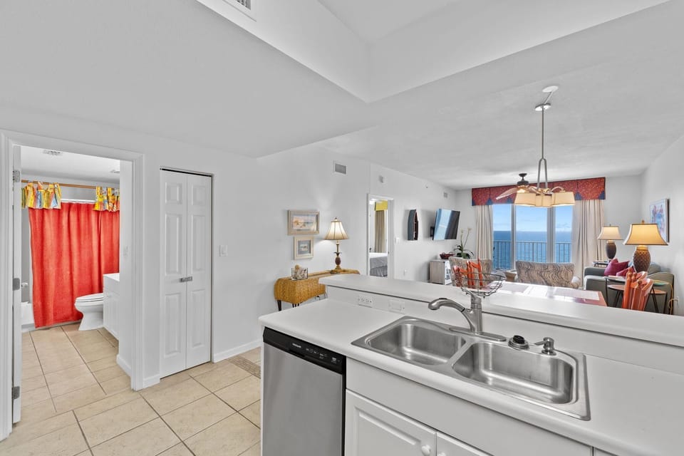 Condo, 1 King Bed with Sofa bed (Windemere 1206) | Interior