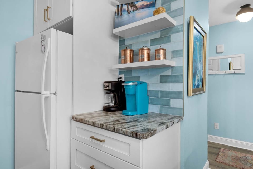 Condo, Multiple Beds (Beachview 102 - Flaming Sunrise) | Interior
