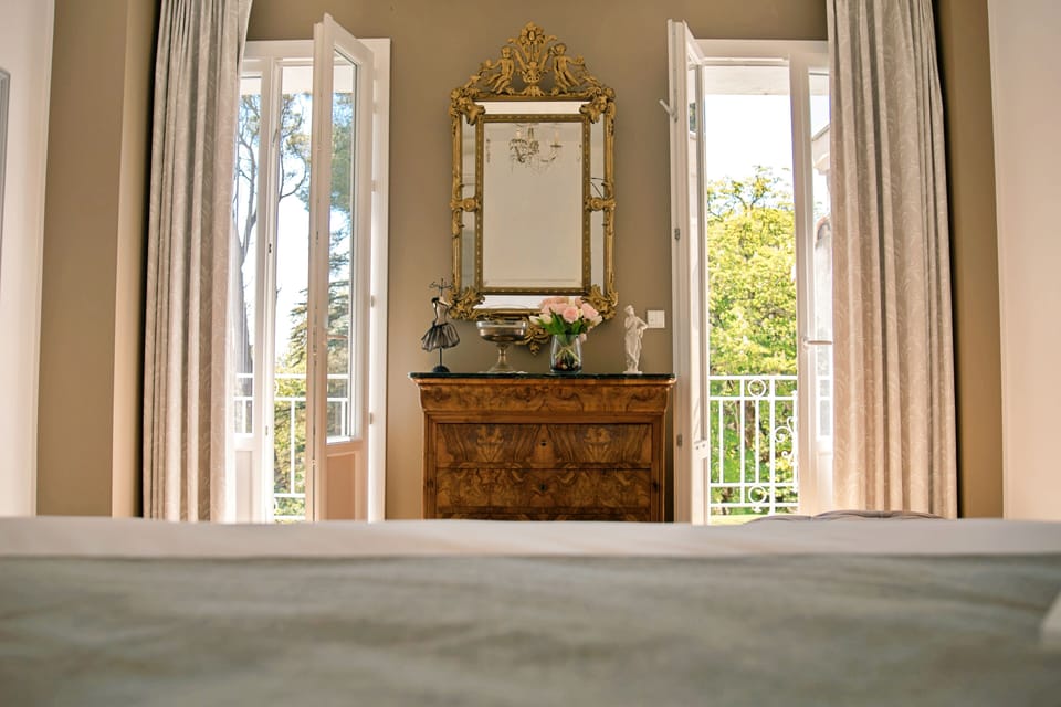 Royal Suite, Balcony, Park View | Blackout drapes, soundproofing, free WiFi