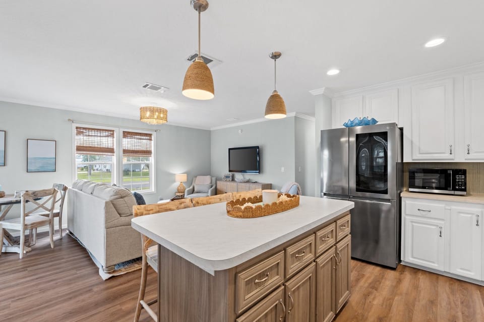 House, Partial Sea View | Private kitchen | Full-size fridge, microwave, oven, stovetop