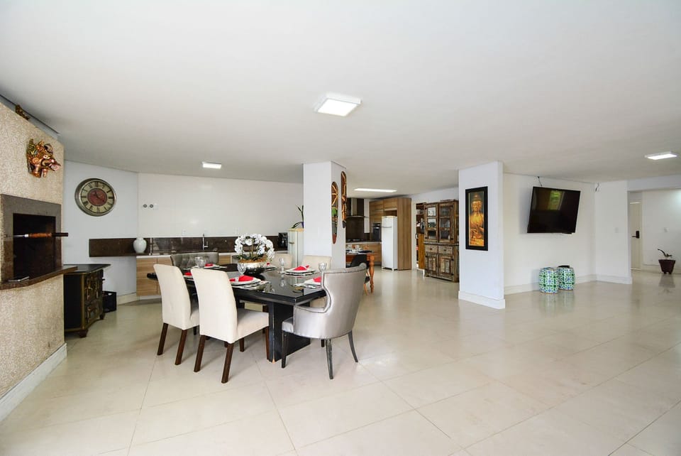 Villa | Dining