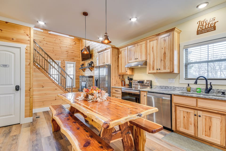 Kitchen | Toaster | Blender | Spices | 1st Floor