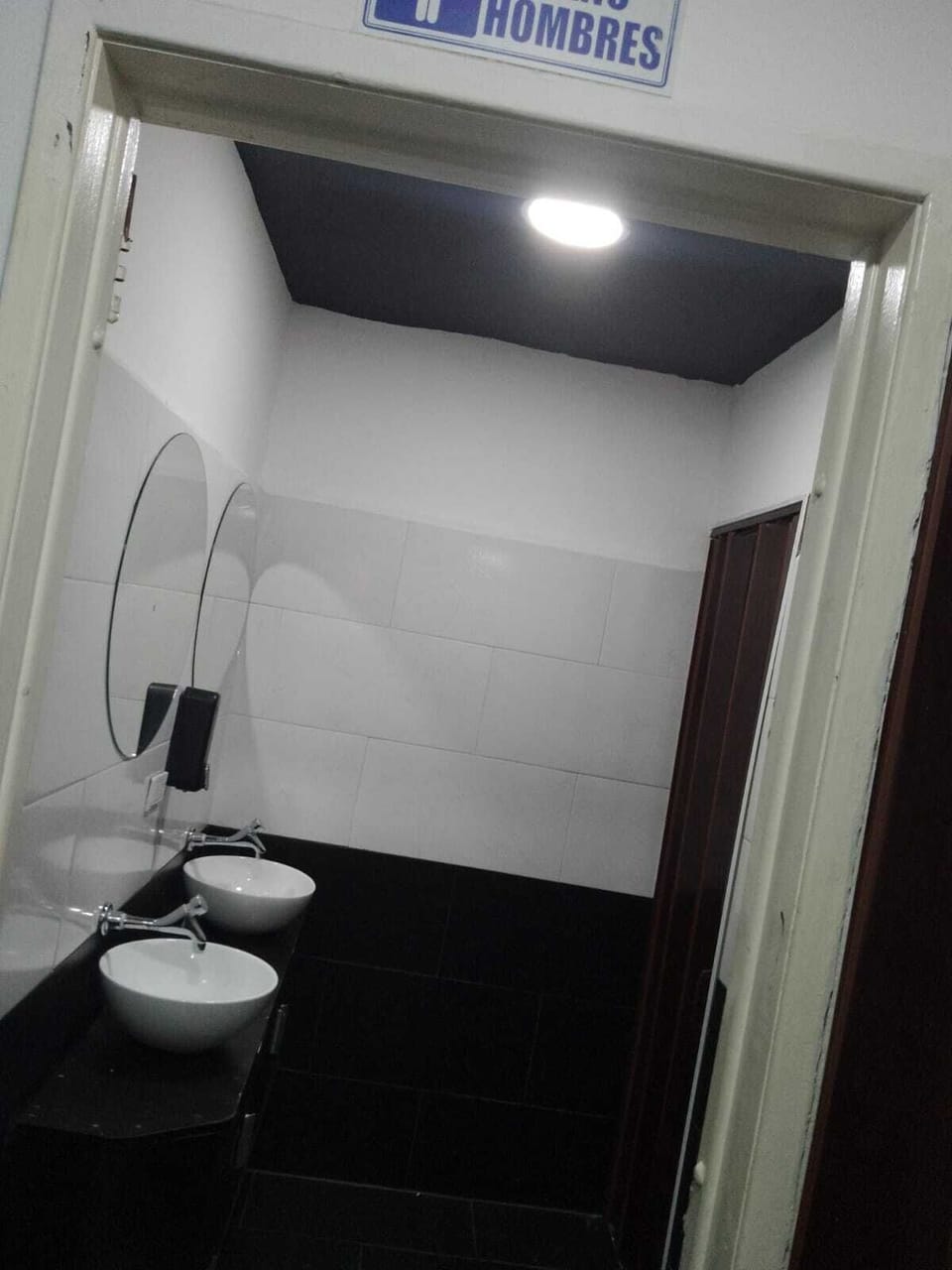 Towels, soap, shampoo, toilet paper