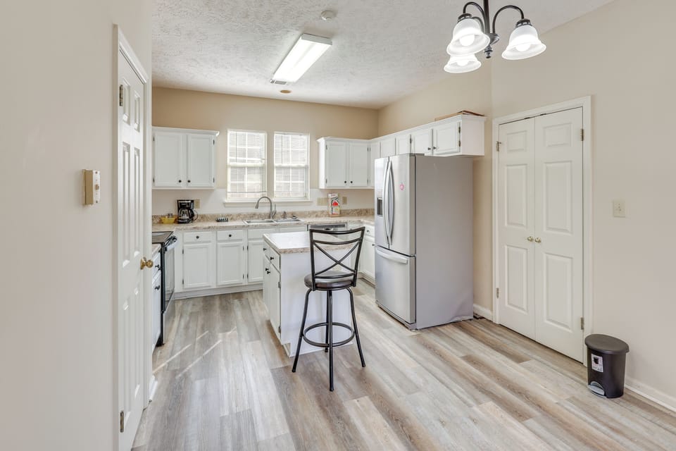 Kitchen | Free WiFi