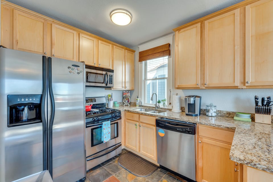 Kitchen | Keurig Coffee Maker | French Press | Coffee Grinder