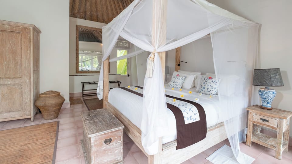 Villa, Garden View | 1 bedroom, in-room safe, bed sheets