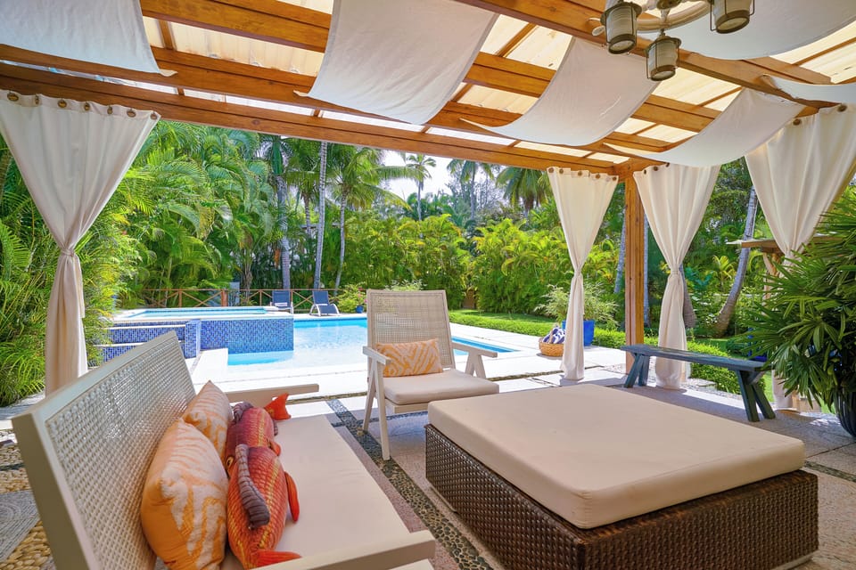 Classic Villa, 4 Bedrooms, Private Pool, Beach View | Private pool