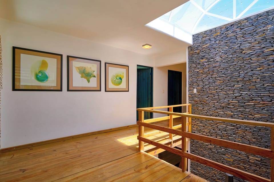 Classic Villa, 4 Bedrooms, Private Pool, Beach View | Living area