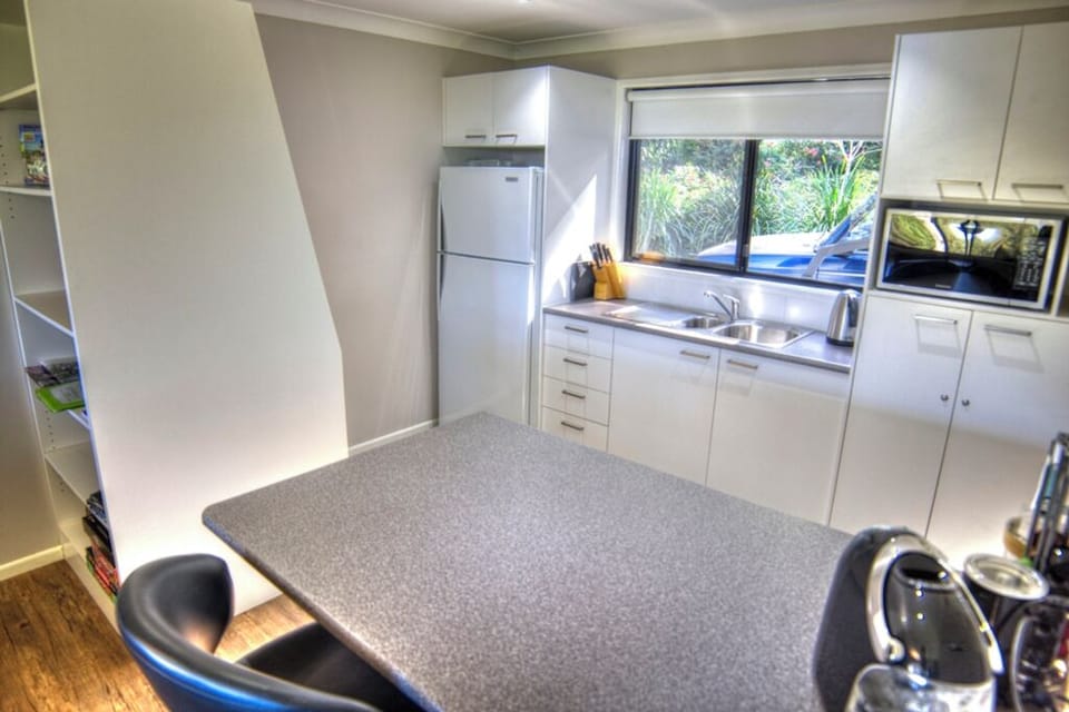 Villa-kitchen (3)