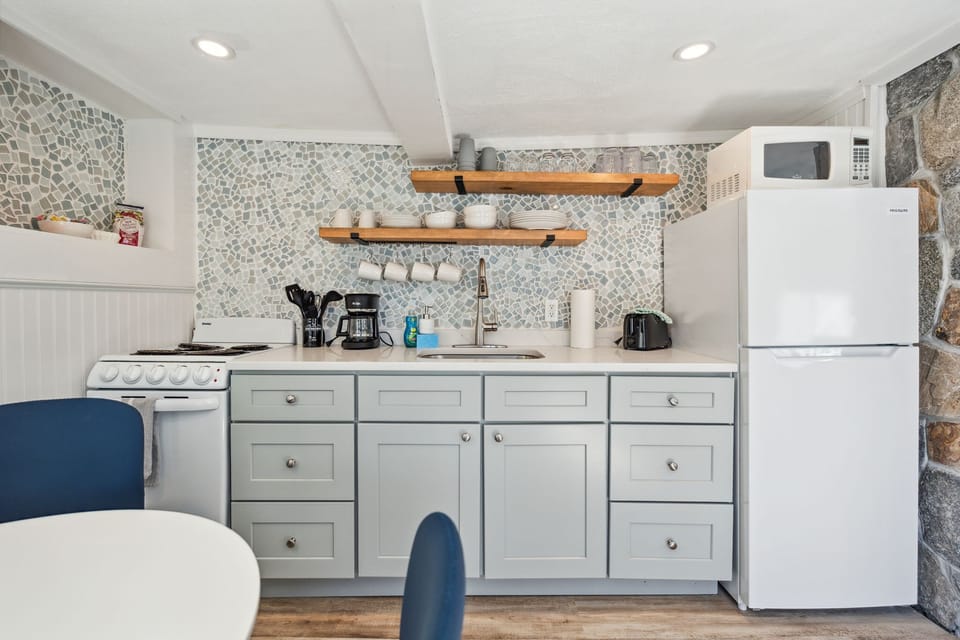 Fully equipped kitchen with full redesign