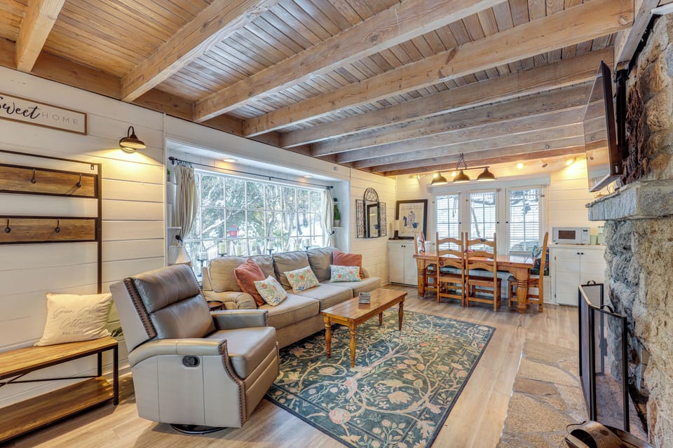 Living Room | 1st Floor | Wood-Burning Fireplace | Free WiFi