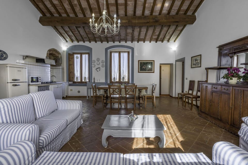 Autumn, Dining Room, Living Room, Spring, Summer