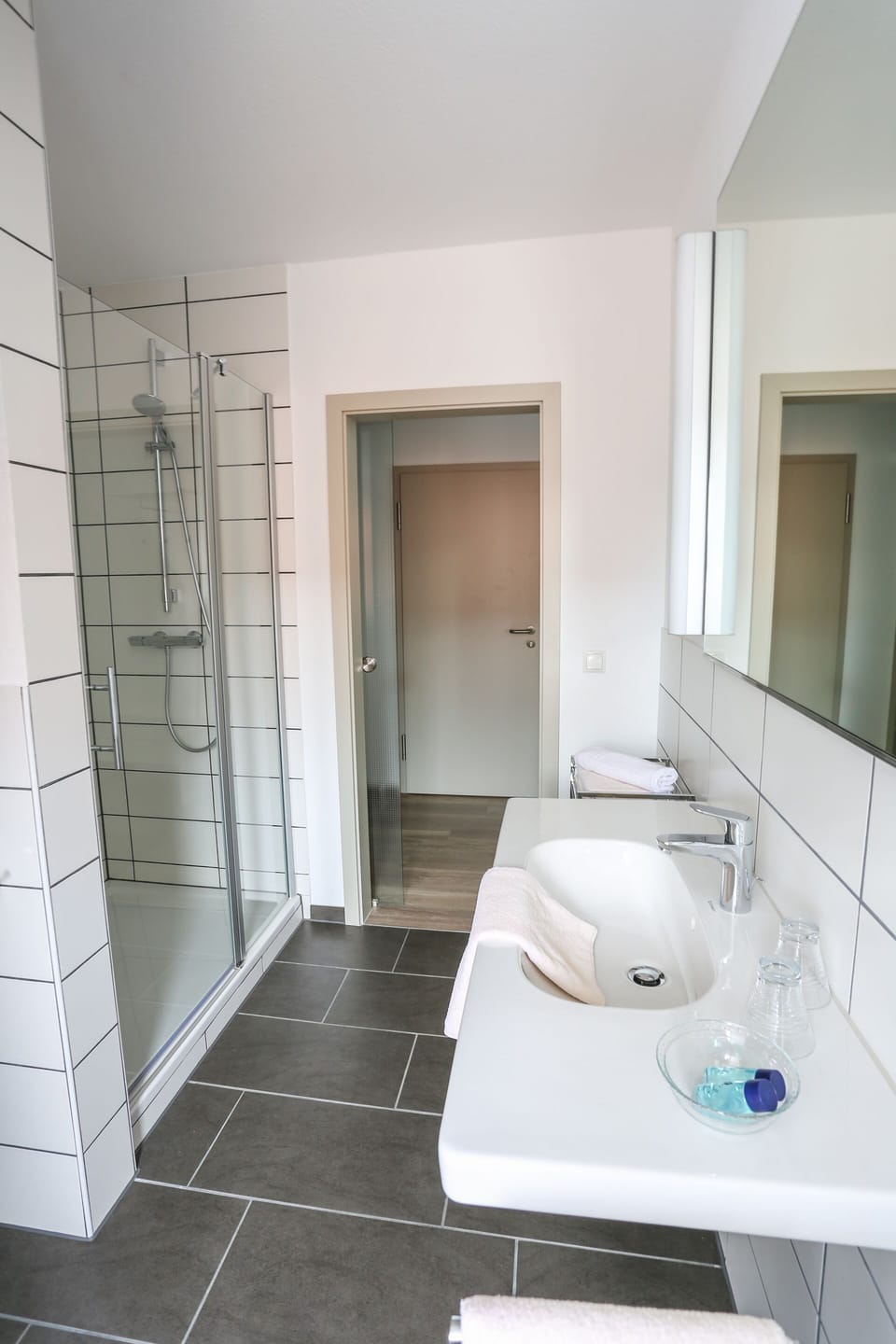 Classic Twin Room, Private Bathroom | Bathroom