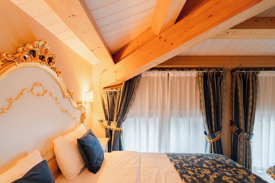 King Room | Free WiFi, bed sheets
