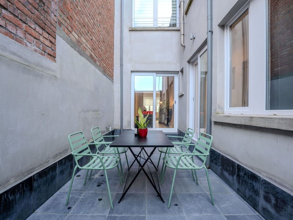 Flooring, Floor, Apartment, Chair, Brick, Daylighting, Houseplant, Tile, Aluminium