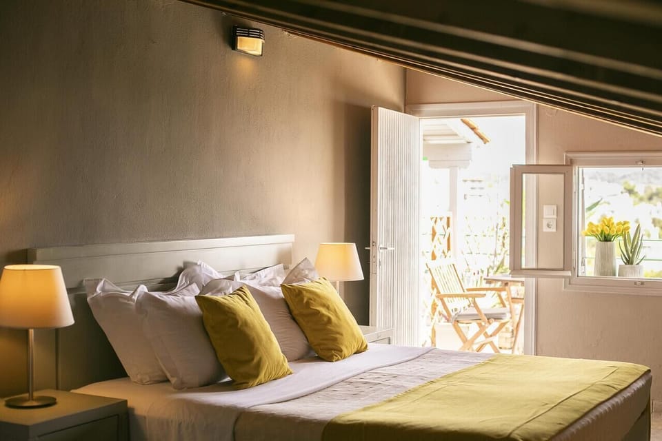 Sea View Loft | Iron/ironing board, free cribs/infant beds, free WiFi, bed sheets