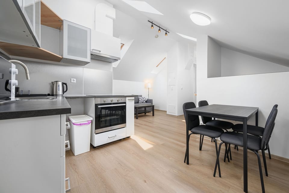 Classic Suite, Non Smoking, Kitchenette | Private kitchen | Shared fridge, microwave