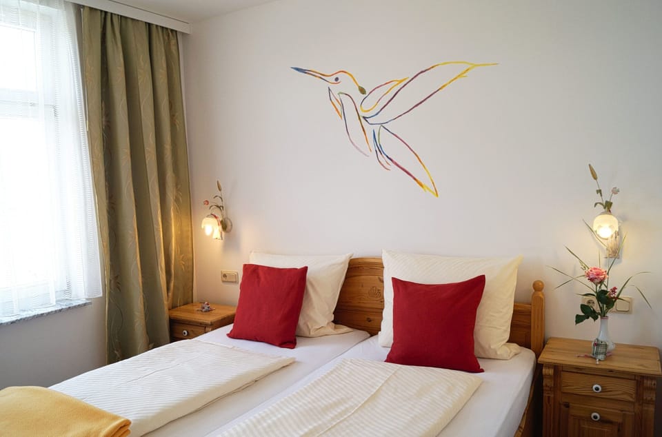 Comfort Double Room | Desk, laptop workspace, WiFi (free), bed sheets