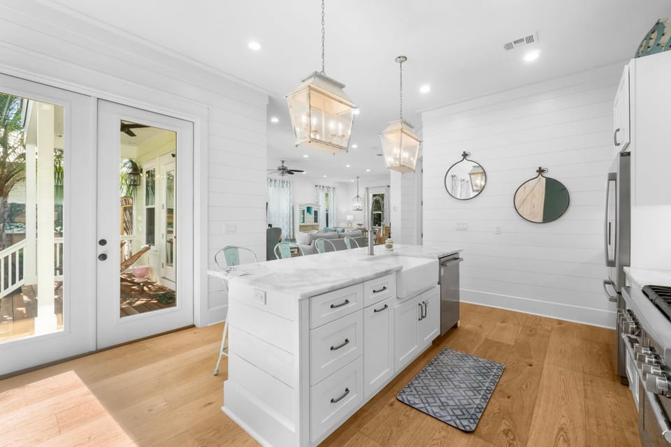 House, Garden View | Private kitchen | Full-size fridge, microwave, oven, stovetop