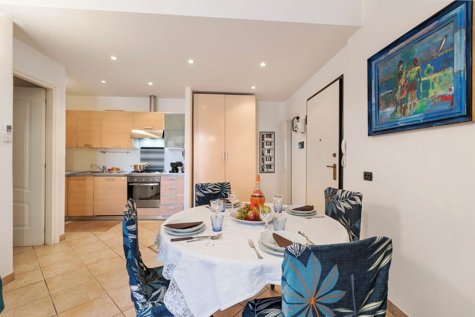 Family Apartment, Multiple Bedrooms (Domus 21 Near Alassio Beach) | Dining