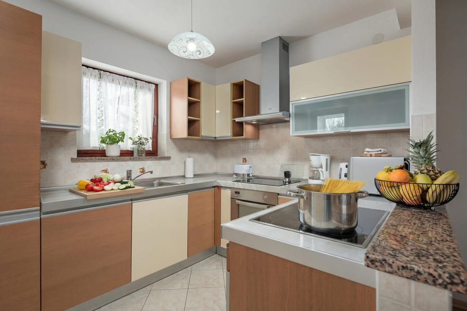 Family House, 3 Bedrooms, Microwave (Casa Celeste With Private Pool) | Private kitchen