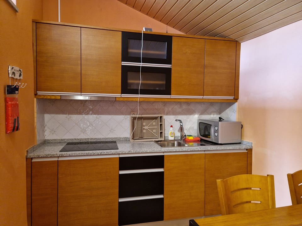 Romantic House, 1 Double Bed | Private kitchen | Electric kettle