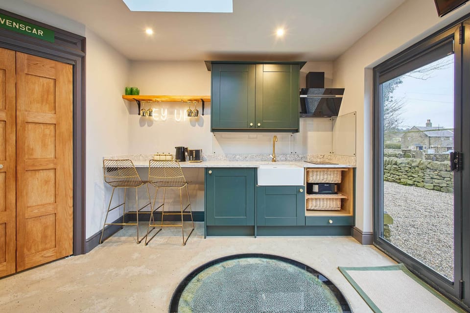 The Churchside Well, Ravenscar - Host & Stay