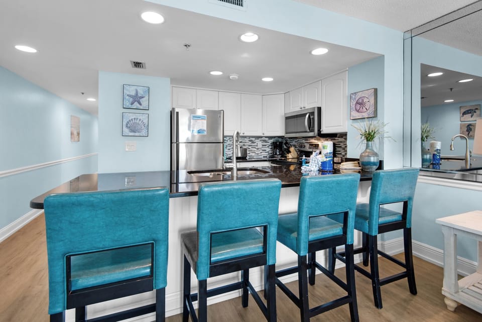 Eat-in bar seating