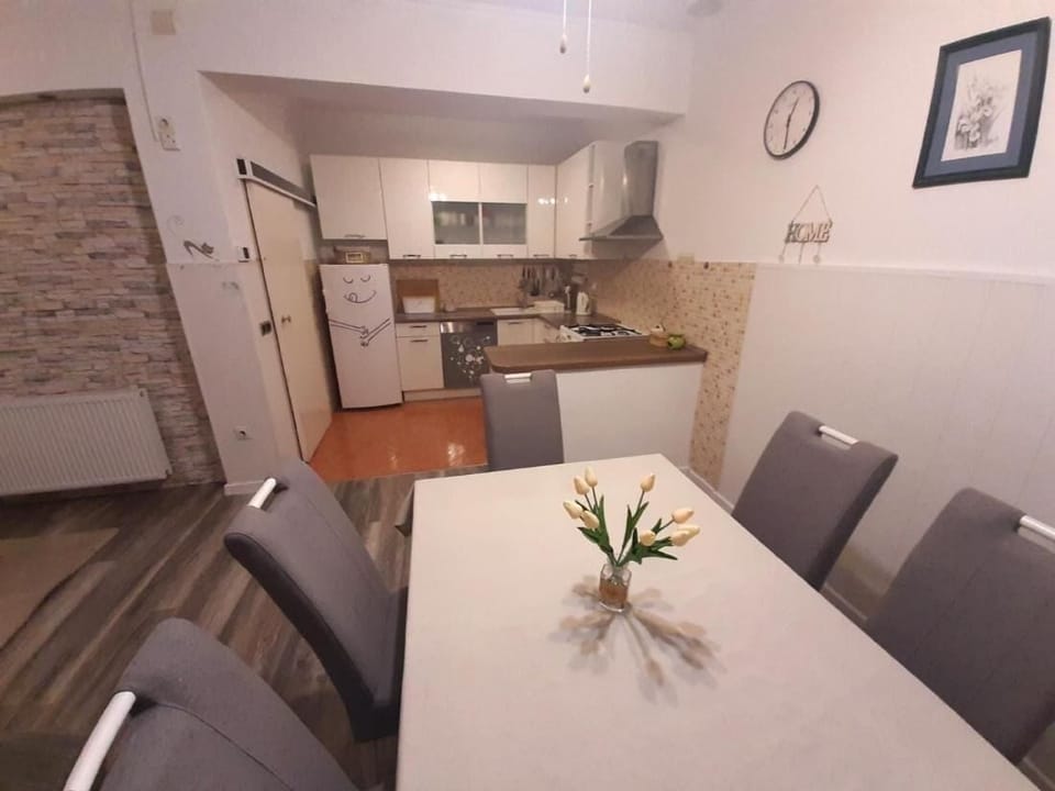 Room, 2 Bedrooms, Smoking, Balcony | Dining room