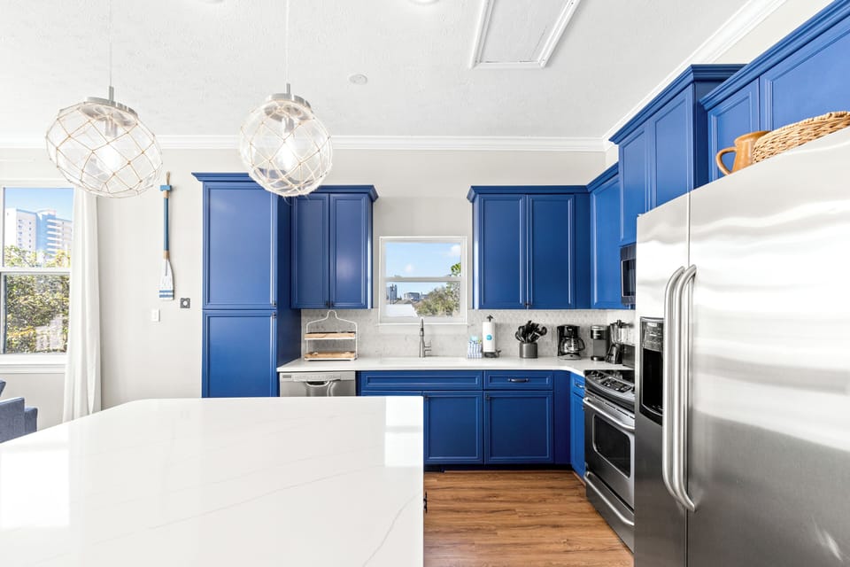 House, Multiple Beds, Balcony, Partial Ocean View (512 Dement Circle Unit A) | Private kitchen | Fridge, microwave, oven, stovetop