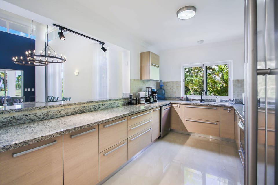 Comfort Villa, Patio, Garden View | Private kitchen | Coffee/tea maker, electric kettle